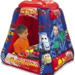 jouer aux maisons gonflables pour les enfants