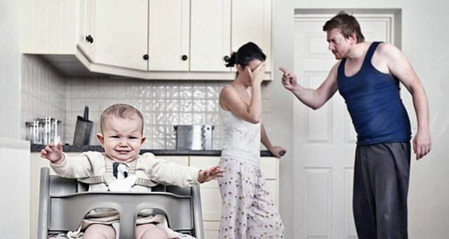 Comment les scandales familiaux affectent un enfant: ce que les parents devraient faire