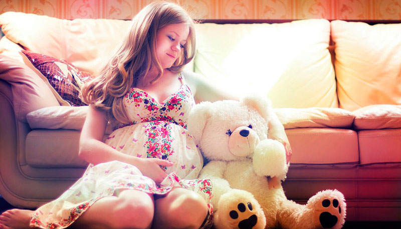 séance photo de grossesse à la maison