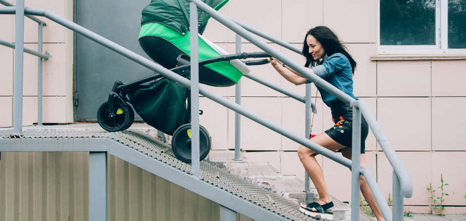 avec un bébé en fauteuil roulant pour affaires